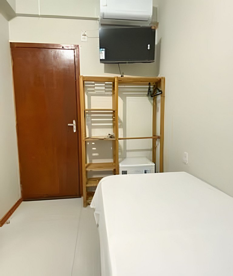 Suítes para até 20 pessoas. Ar, TV, Frigobar, WIfi