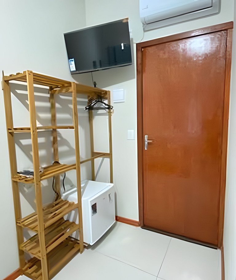 Suítes para até 20 pessoas. Ar, TV, Frigobar, WIfi