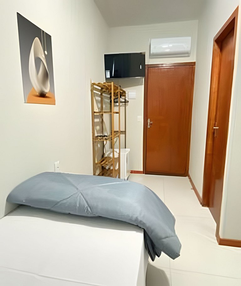 Suítes para até 20 pessoas. Ar, TV, Frigobar, WIfi