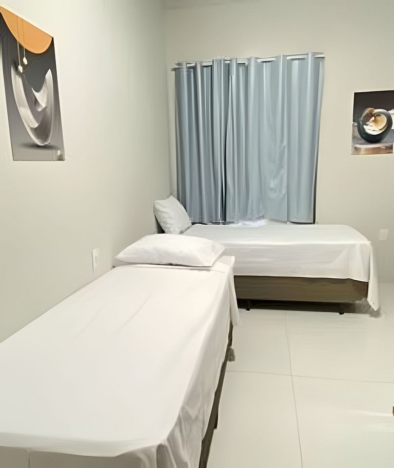 Suítes para até 20 pessoas. Ar, TV, Frigobar, WIfi