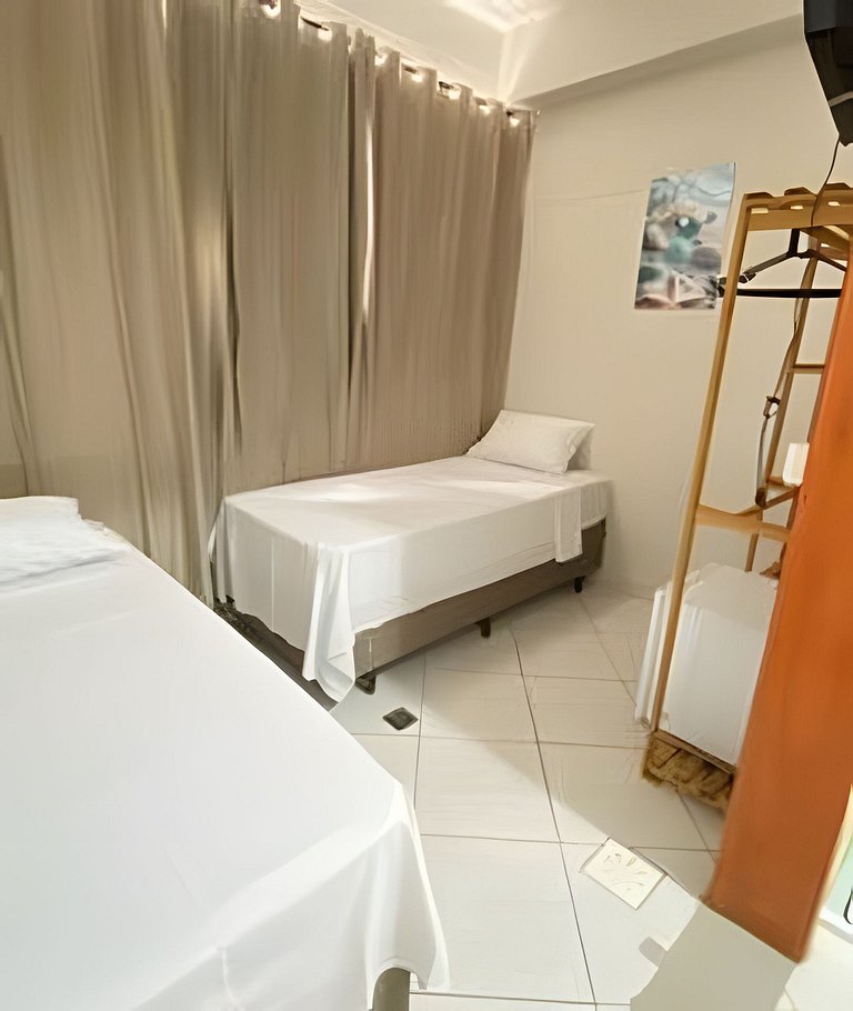 Suítes para até 20 pessoas. Ar, TV, Frigobar, WIfi