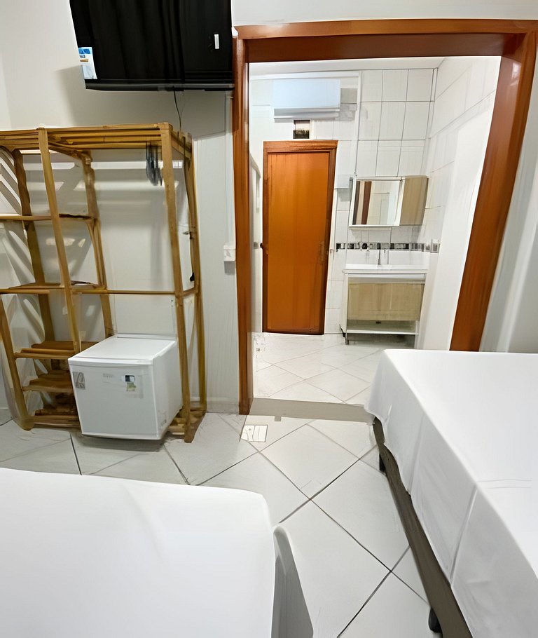 Suítes para até 20 pessoas. Ar, TV, Frigobar, WIfi